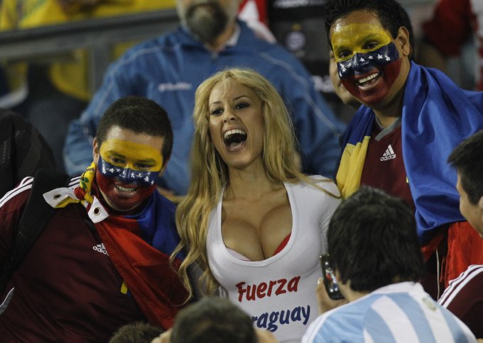Патрисия Оруэ "помогает" сборной Парагвая в игре с Венесуэлой
